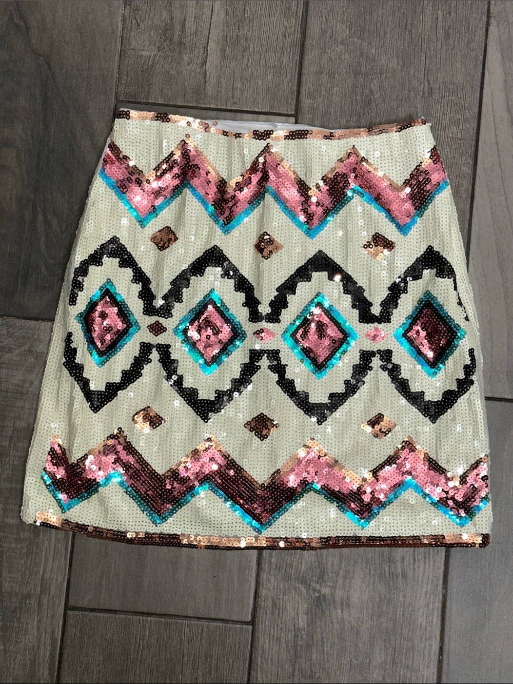 Main‎ Strip Sequin Aztec Mini Skirt Womens Small READ FLAWED